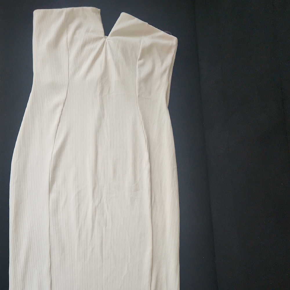 Elegant Cream Strapless Dress